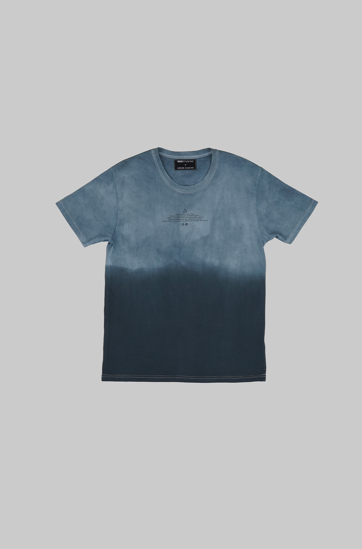 Oversized unisex t-shirt with natural dye for pre-order