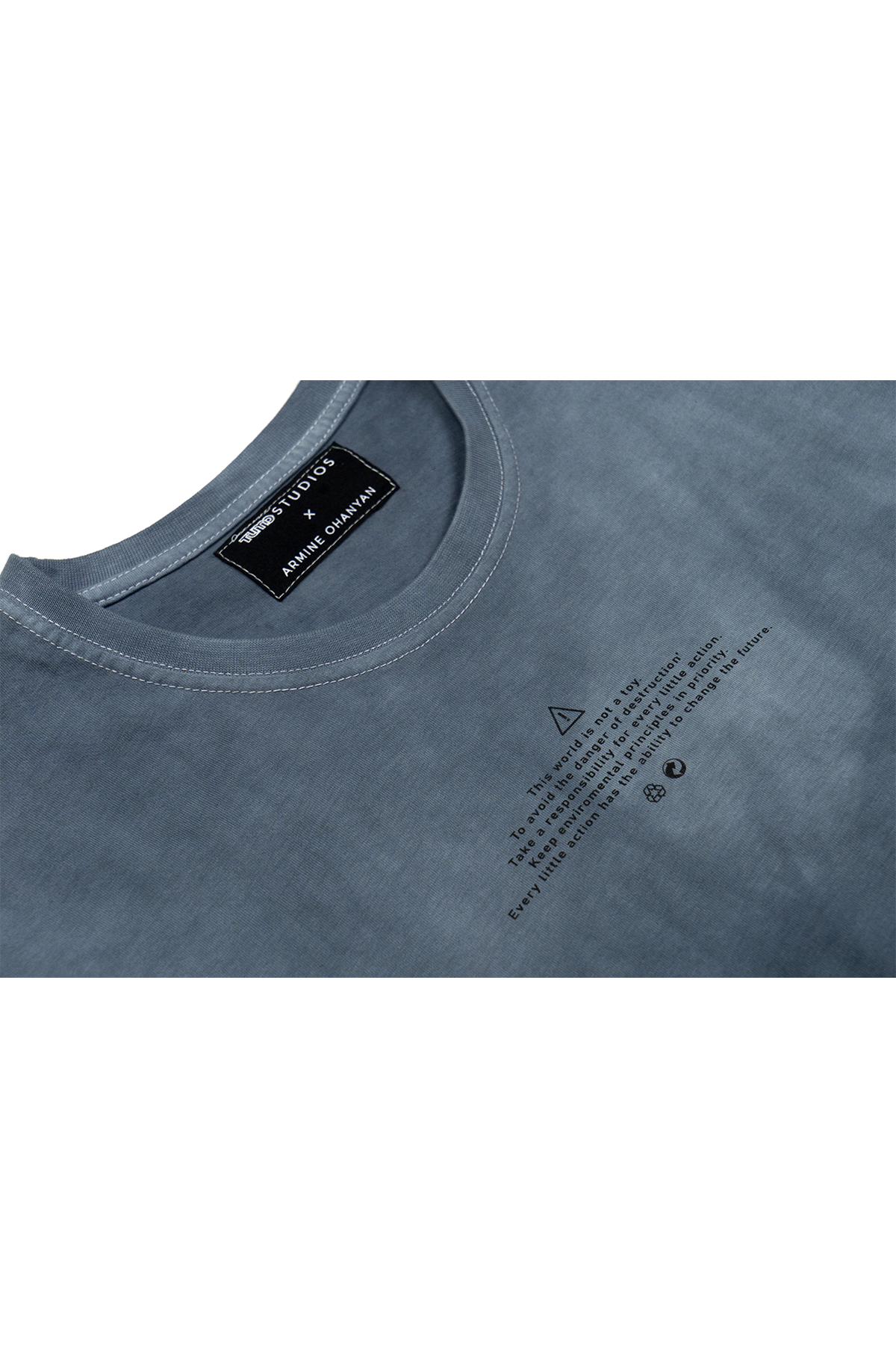 Oversized unisex t-shirt with natural dye for pre-order