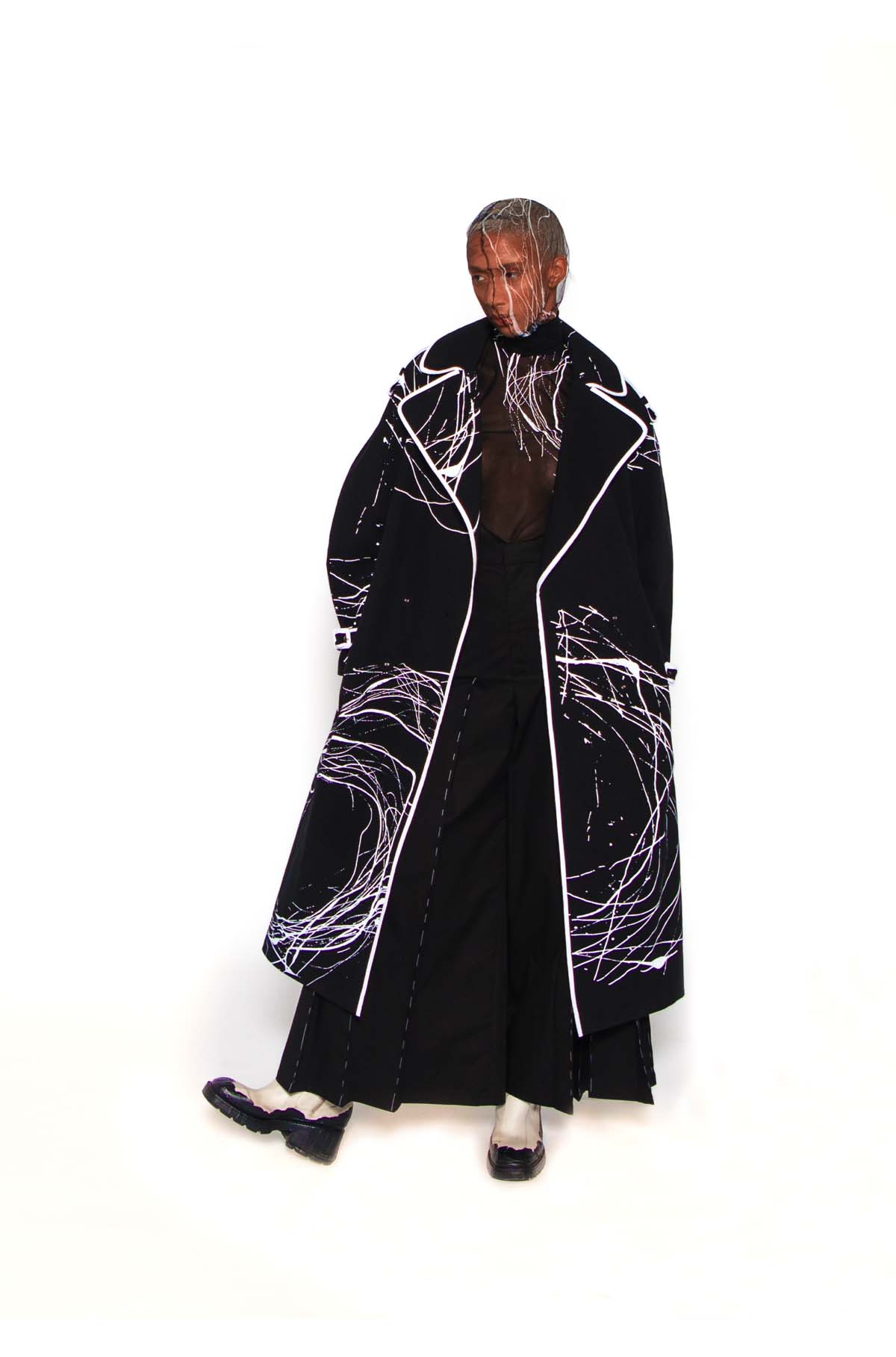 AOKI Black No Season 2023 trench coat for pre-order