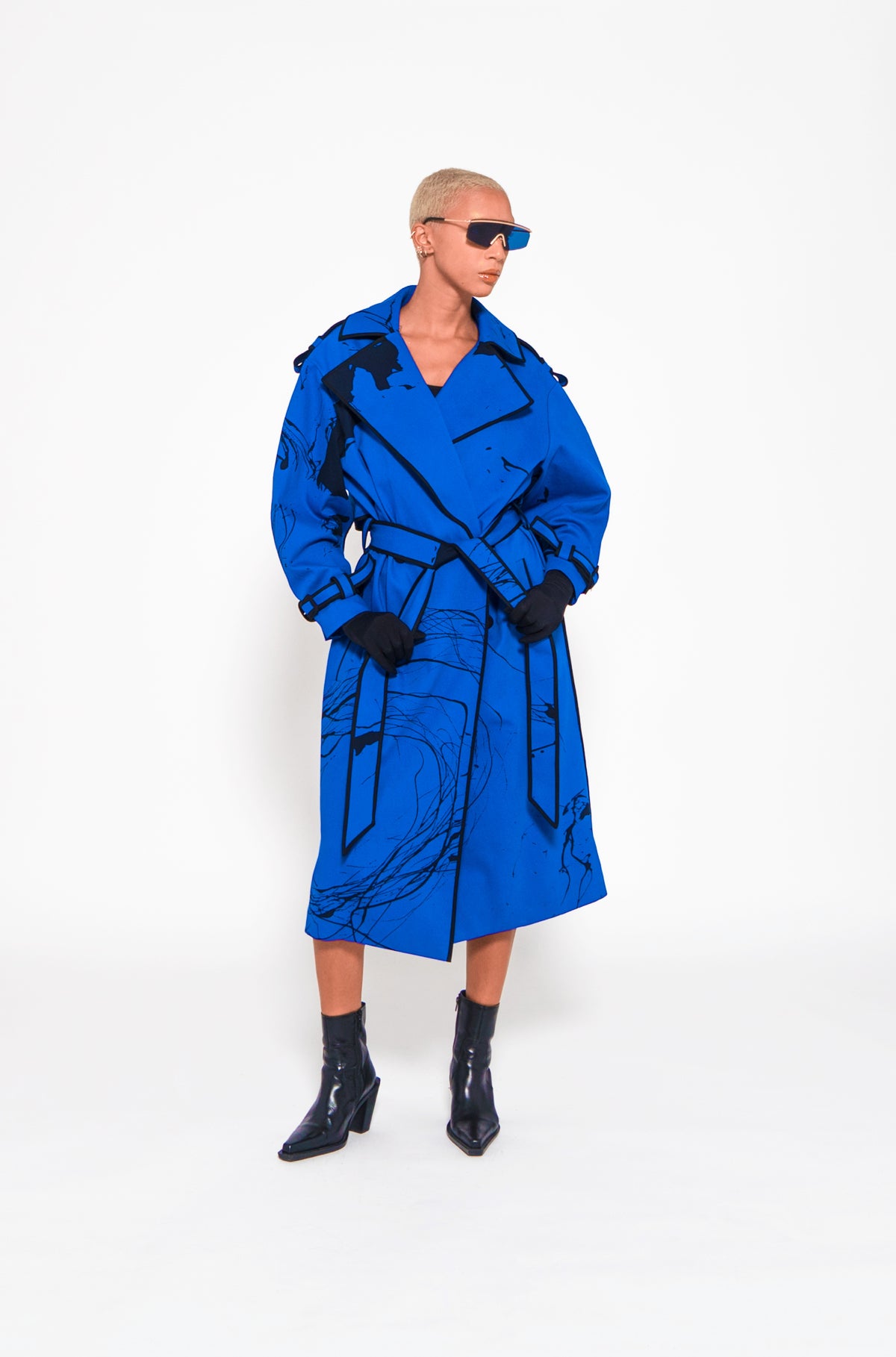 AOKI Blue No Season 2023 trench coat for pre-order