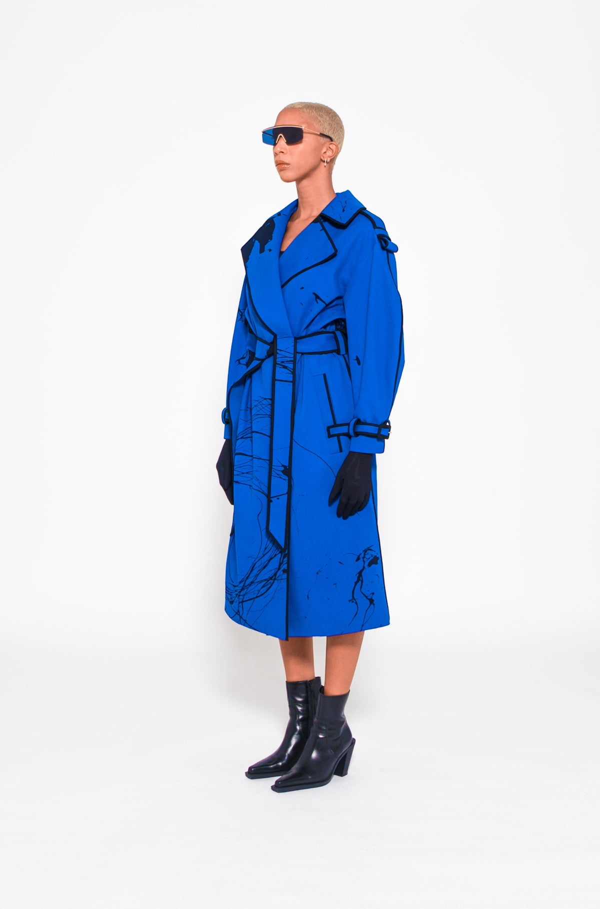 AOKI Blue No Season 2023 trench coat for pre-order